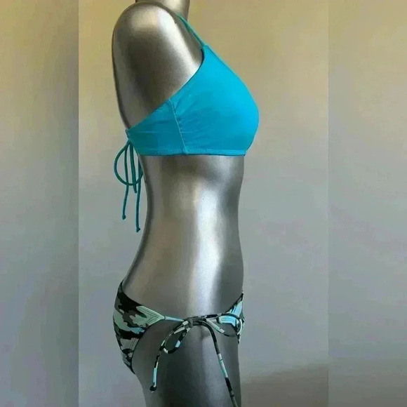 💲🆓FREE 🆕Swimsuit String Bikini Bottoms - Picture 5 of 16